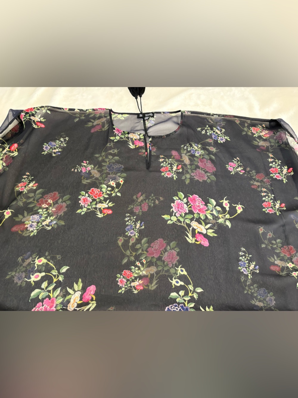 The Met Museum Peony Sheer Poncho – Elegant Floral art to wear artsy artistic OS - Picture 7 of 7